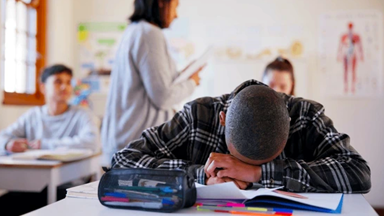 A procrastinação destrói oportunidades e enfraquece a vida espiritual. A procrastinação destrói oportunidades e enfraquece a vida espiritual.