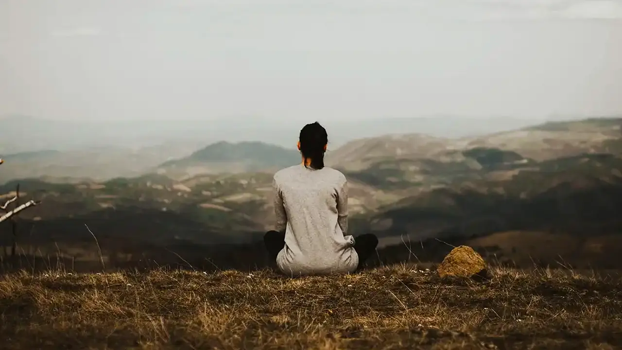 Existe diferença entre solidão destrutiva e solitude espiritual. Existe diferença entre solidão destrutiva e solitude espiritual.
